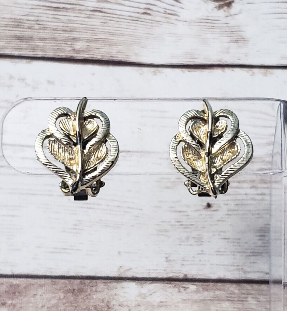 Vintage Clip On Earrings - 0.75" Fall Leaf - Gold Tone Chipping